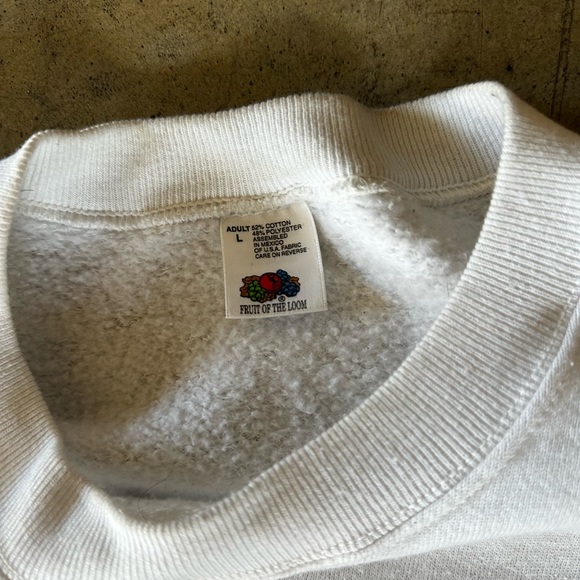 VINTAGE ALASKA CREWNECK SWEATER - Picture 3 of 3